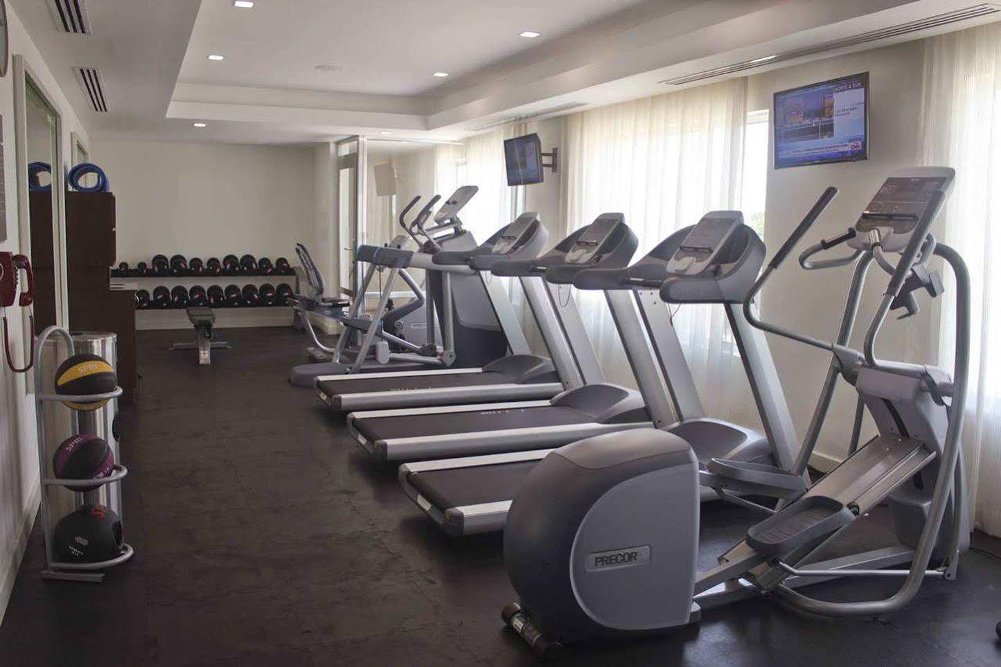 Hampton Inn By Hilton Mérida Buitenkant foto