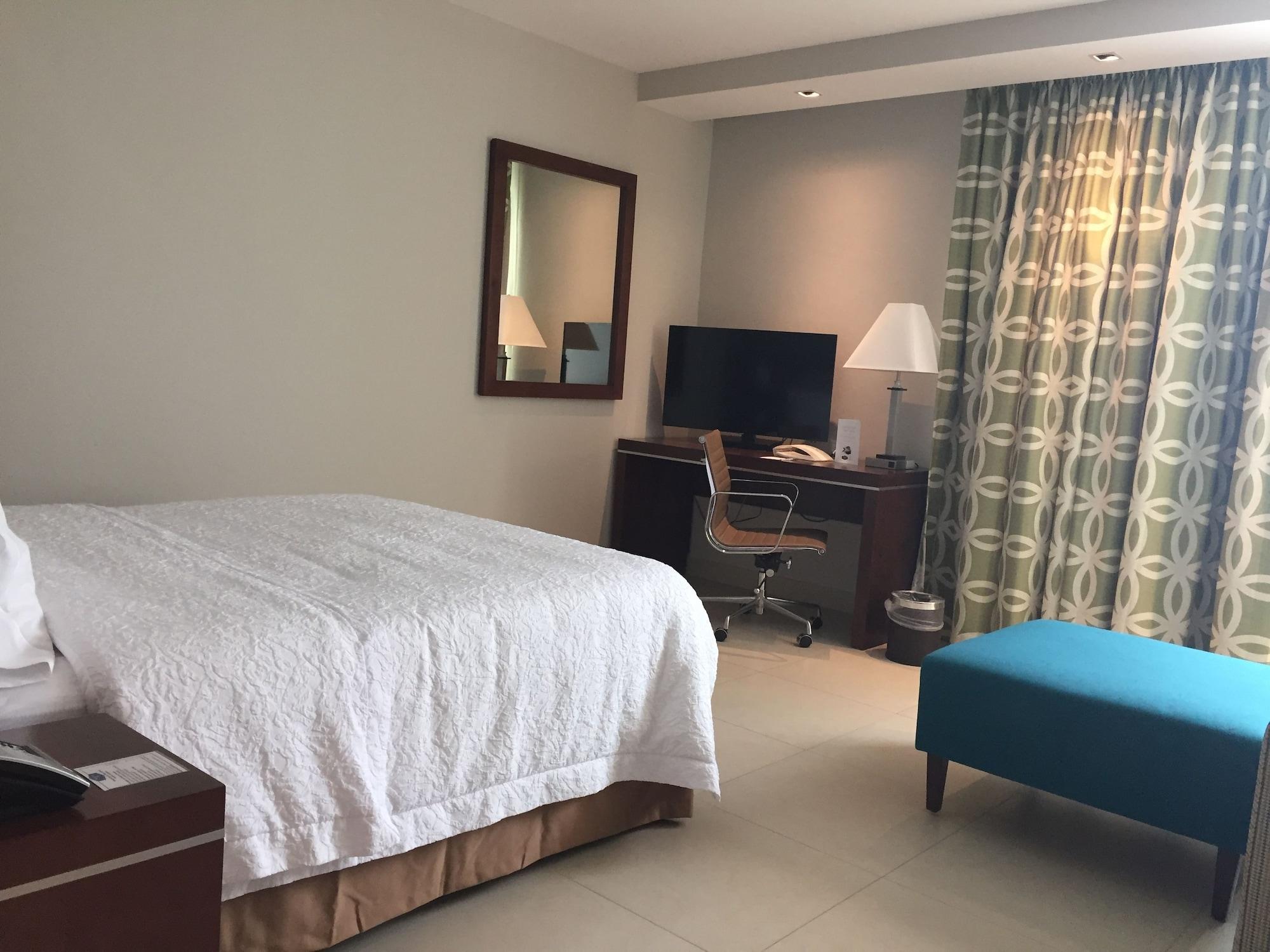 Hampton Inn By Hilton Mérida Buitenkant foto