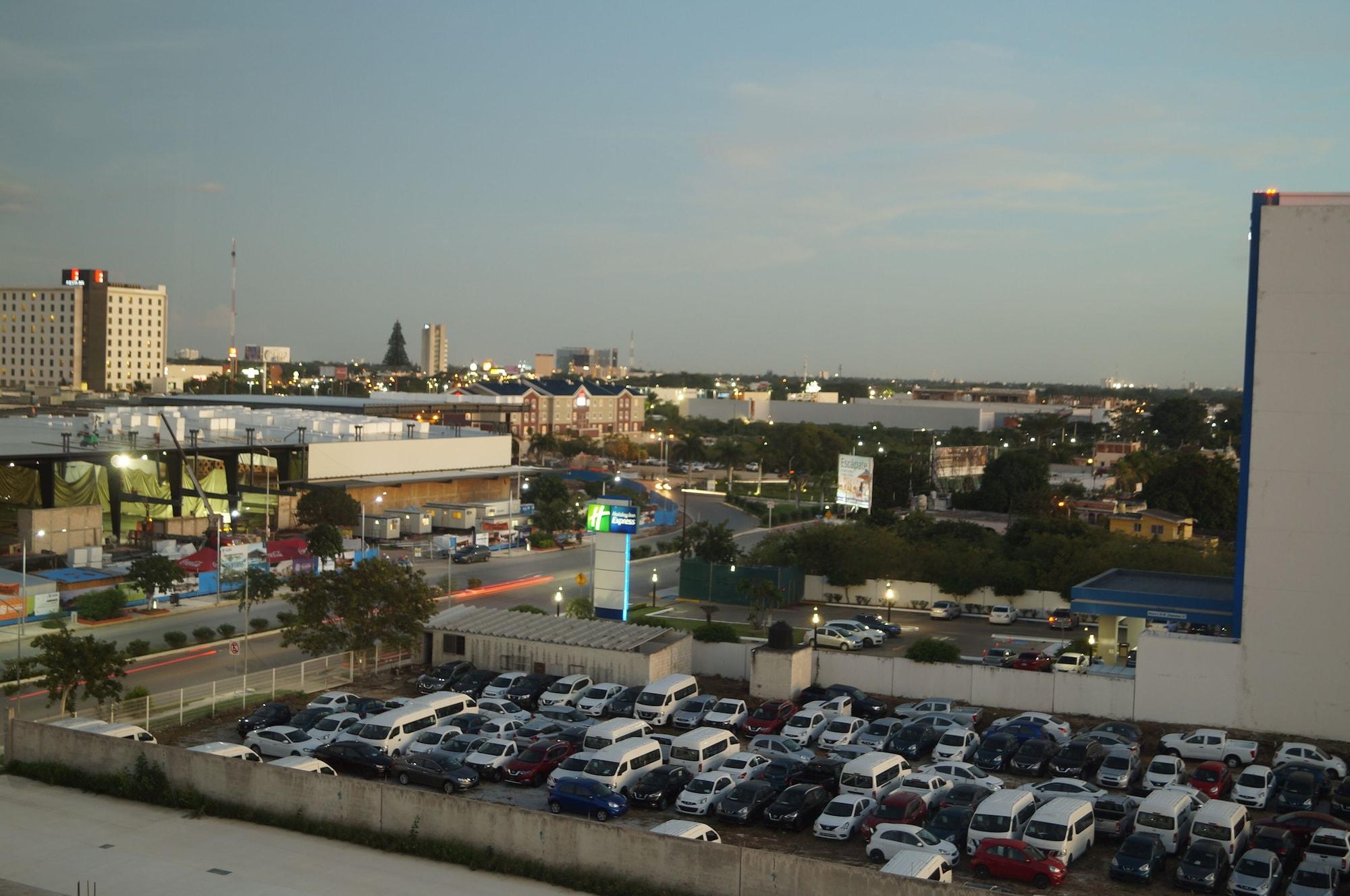 Hampton Inn By Hilton Mérida Buitenkant foto