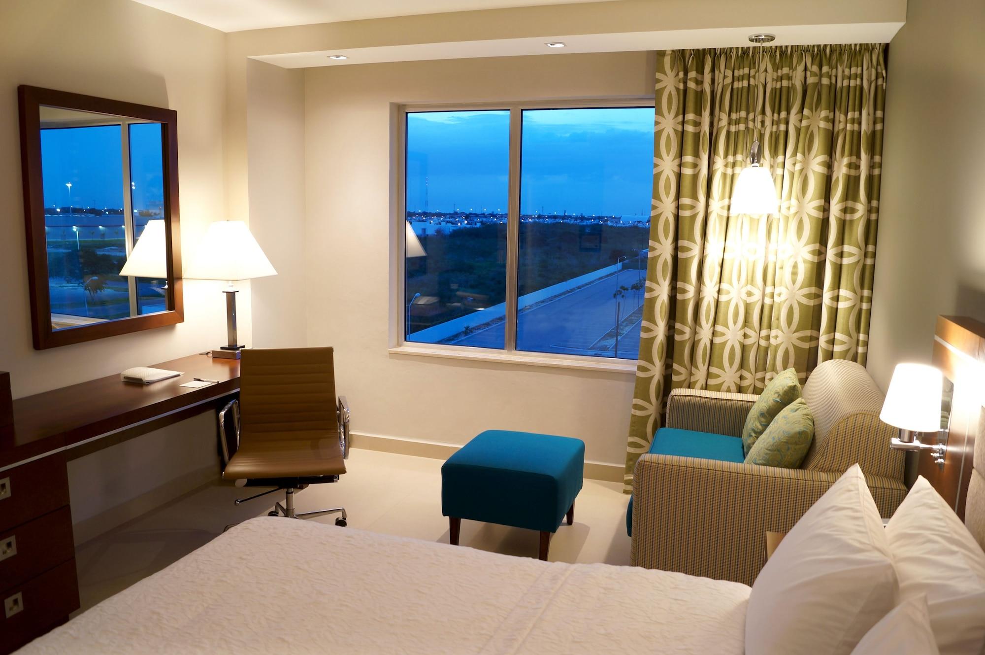 Hampton Inn By Hilton Mérida Buitenkant foto