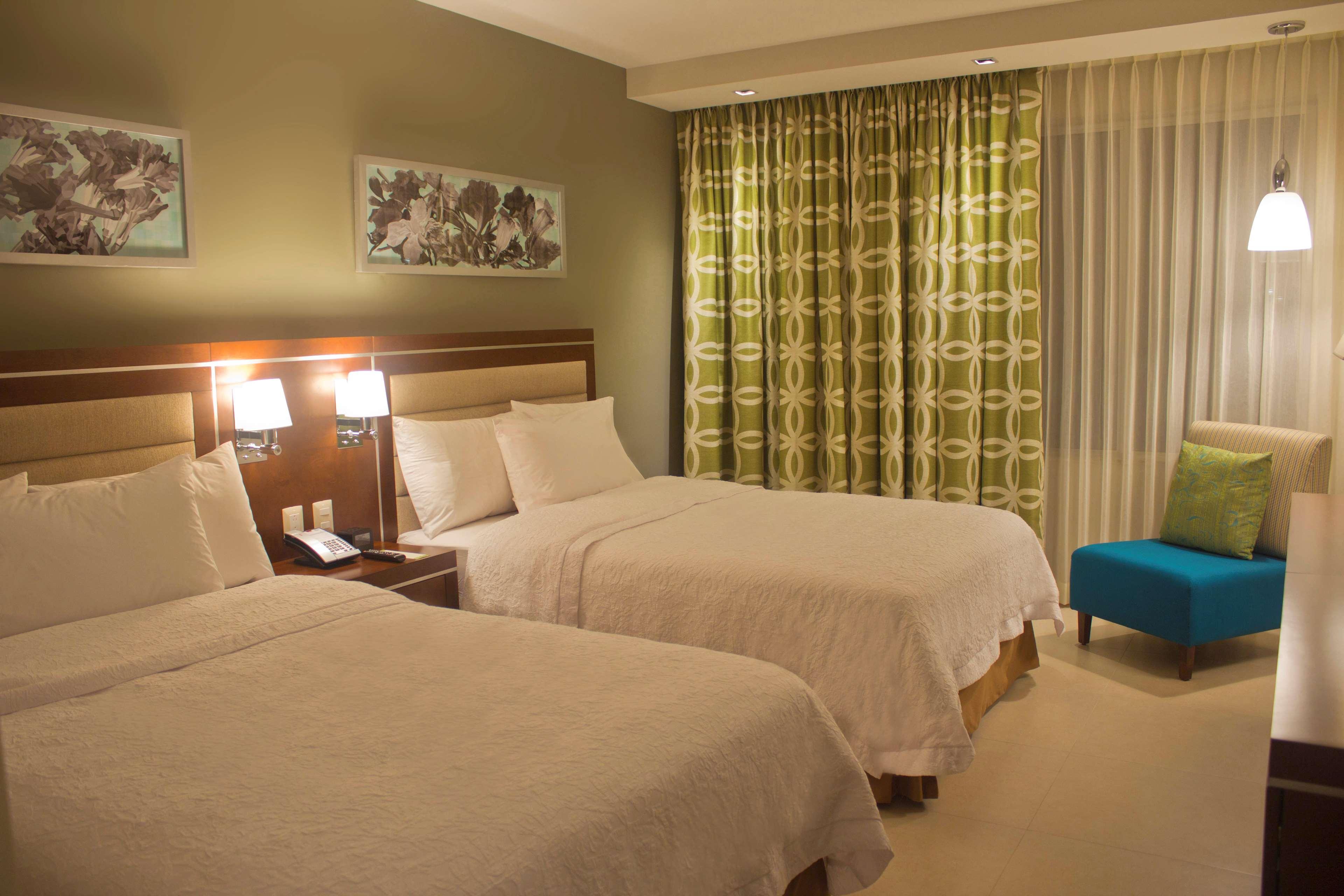 Hampton Inn By Hilton Mérida Buitenkant foto