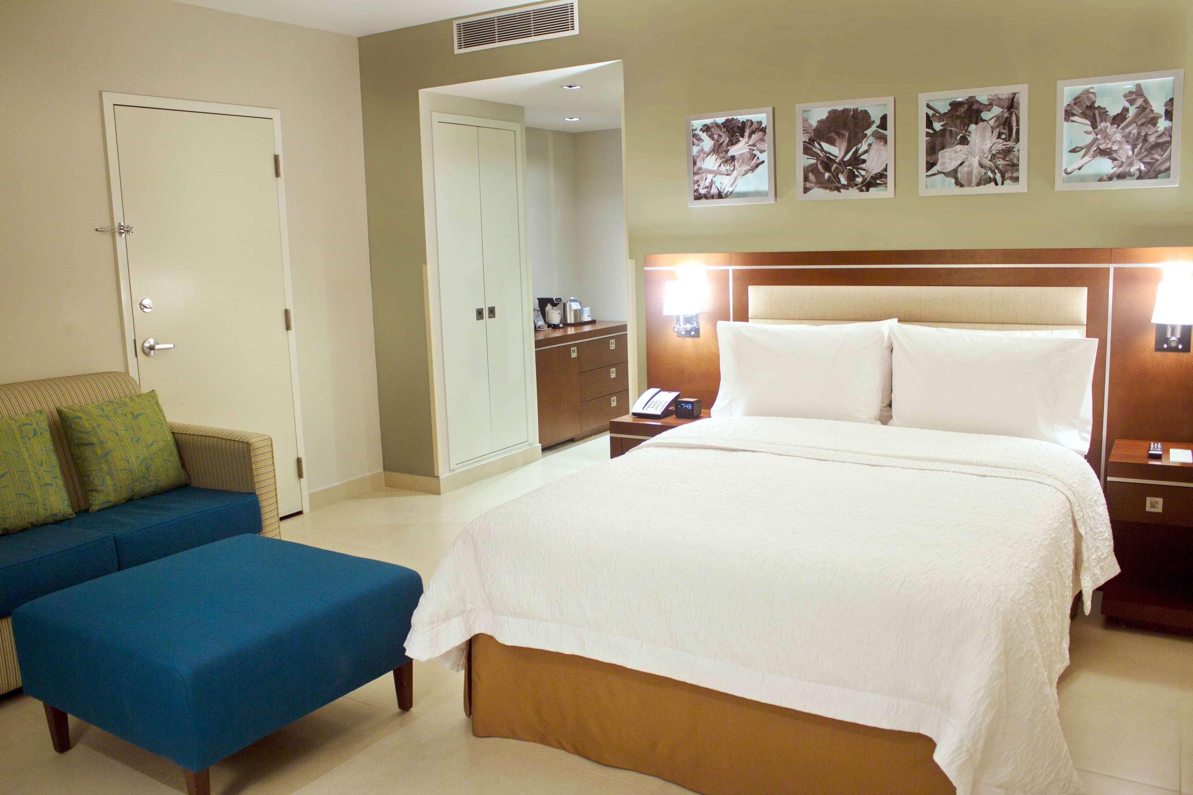 Hampton Inn By Hilton Mérida Buitenkant foto