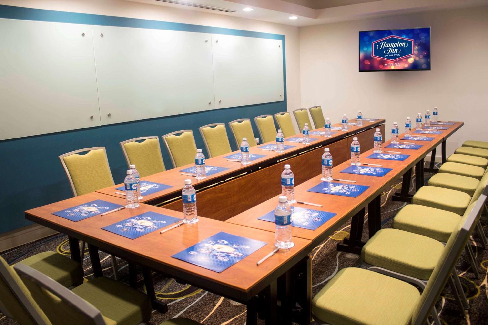 Hampton Inn By Hilton Mérida Buitenkant foto