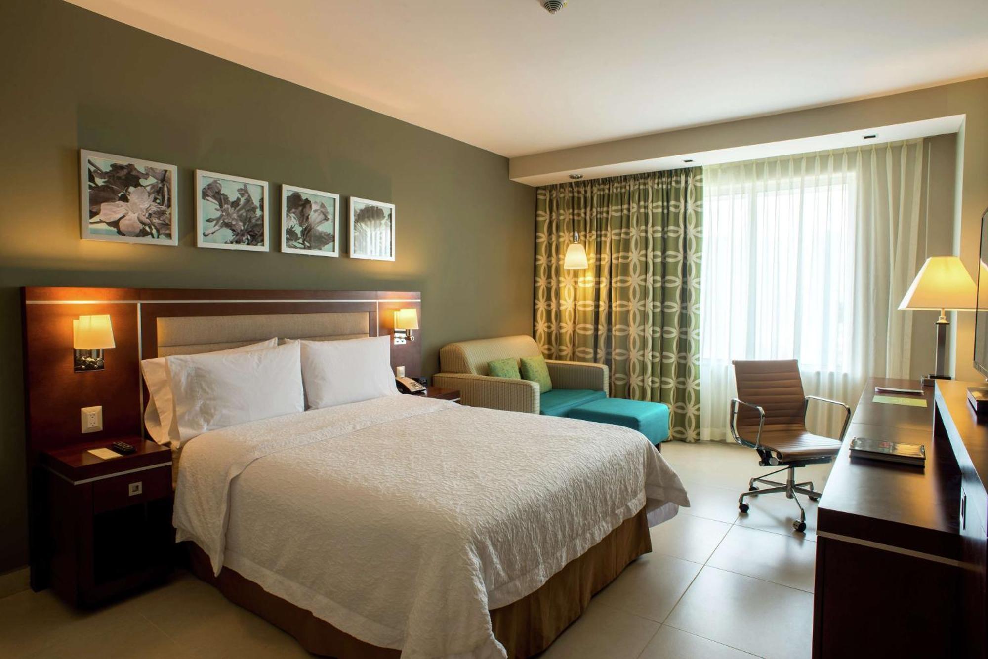 Hampton Inn By Hilton Mérida Buitenkant foto